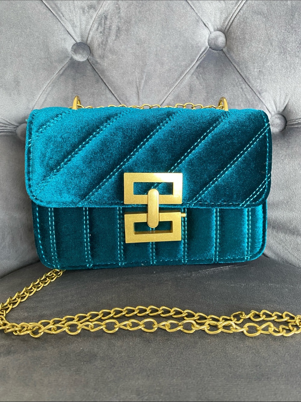 NWOT Teal Velvet Chain Crossbody Bag with Gold Hardware - Picture 3 of 10